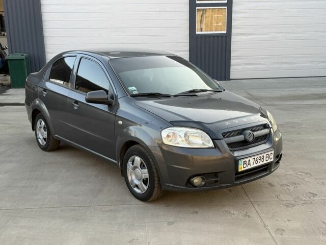 Серый Шевроле Авео, объемом двигателя 1.5 л и пробегом 180 тыс. км за 2999 $, фото 1 на Automoto.ua