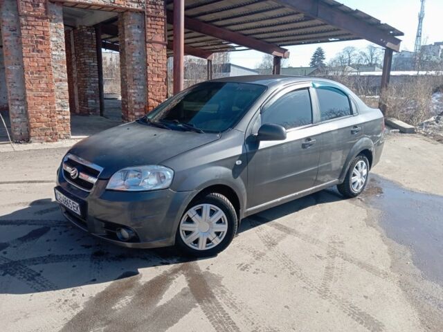 Серый Шевроле Авео, объемом двигателя 0 л и пробегом 157 тыс. км за 2700 $, фото 1 на Automoto.ua