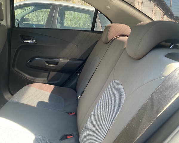 Серый Шевроле Авео, объемом двигателя 1.6 л и пробегом 169 тыс. км за 6500 $, фото 1 на Automoto.ua