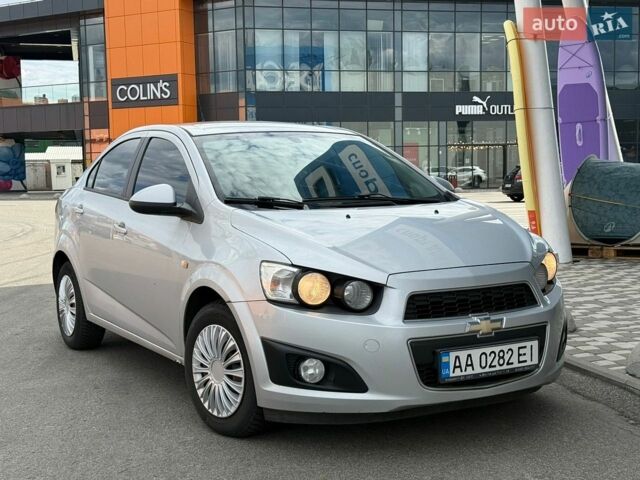 Серый Шевроле Авео, объемом двигателя 1.6 л и пробегом 280 тыс. км за 4300 $, фото 1 на Automoto.ua