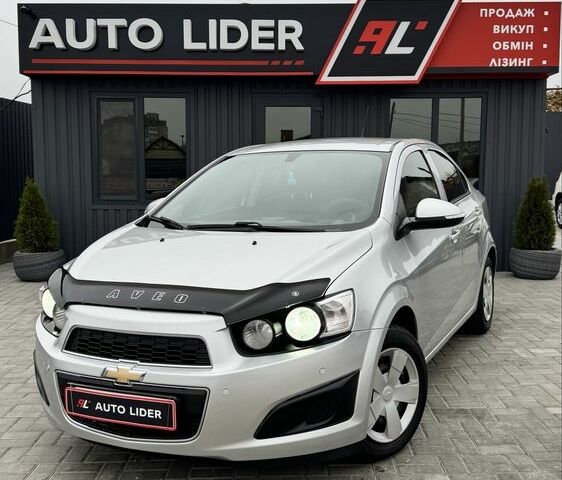 Сірий Шевроле Авео, об'ємом двигуна 1.4 л та пробігом 163 тис. км за 7500 $, фото 1 на Automoto.ua