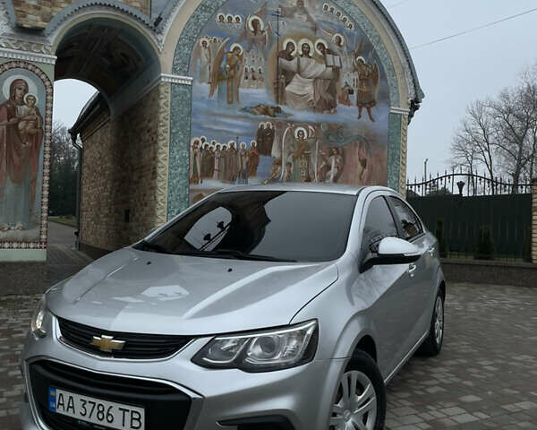 Серый Шевроле Авео, объемом двигателя 1.4 л и пробегом 70 тыс. км за 6700 $, фото 1 на Automoto.ua