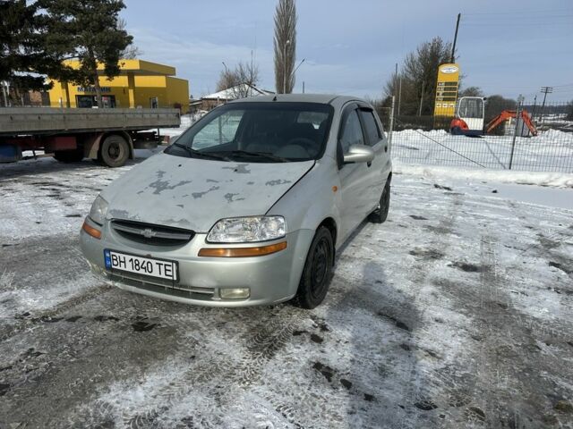 Серый Шевроле Авео, объемом двигателя 1.5 л и пробегом 200 тыс. км за 1500 $, фото 1 на Automoto.ua