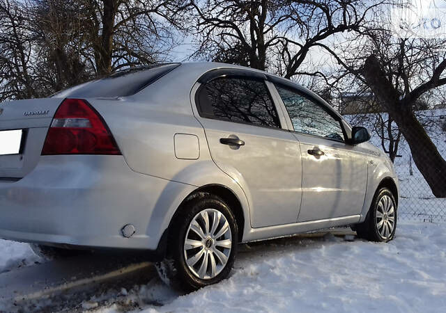 Сірий Шевроле Авео, об'ємом двигуна 1.5 л та пробігом 190 тис. км за 5200 $, фото 1 на Automoto.ua