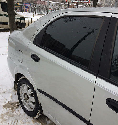 Сірий Шевроле Авео, об'ємом двигуна 1.5 л та пробігом 160 тис. км за 3600 $, фото 1 на Automoto.ua