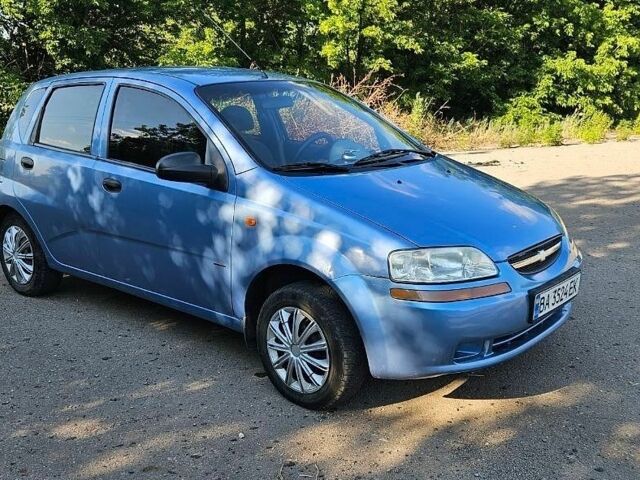 Синий Шевроле Авео, объемом двигателя 1.2 л и пробегом 205 тыс. км за 2100 $, фото 1 на Automoto.ua