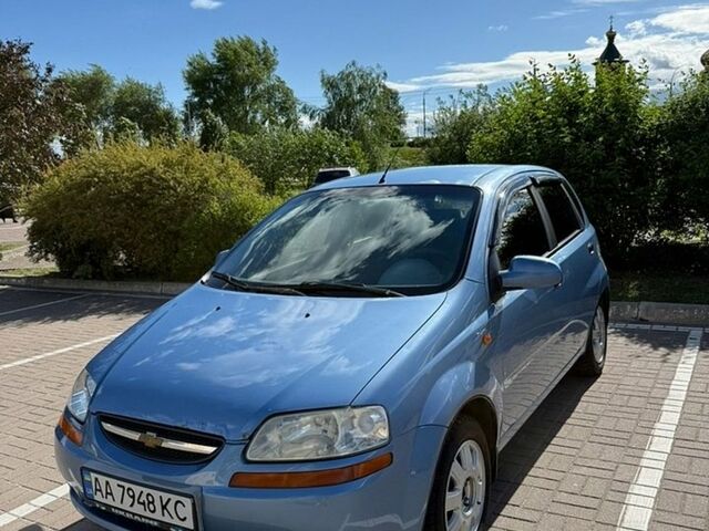 Синій Шевроле Авео, об'ємом двигуна 1.5 л та пробігом 190 тис. км за 2800 $, фото 1 на Automoto.ua