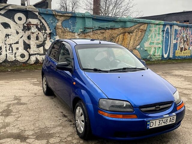 Синий Шевроле Авео, объемом двигателя 1.5 л и пробегом 500 тыс. км за 2250 $, фото 1 на Automoto.ua