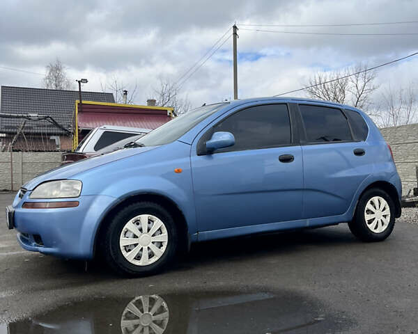 Синій Шевроле Авео, об'ємом двигуна 1.5 л та пробігом 223 тис. км за 3300 $, фото 1 на Automoto.ua