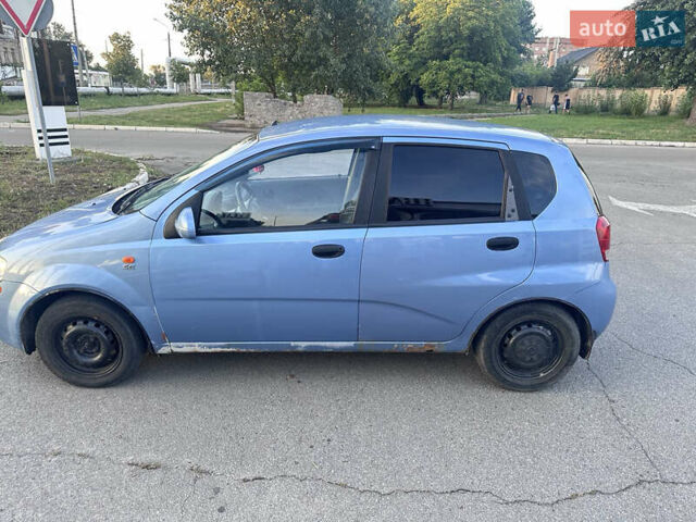 Синий Шевроле Авео, объемом двигателя 1.5 л и пробегом 205 тыс. км за 3100 $, фото 1 на Automoto.ua