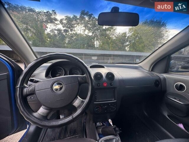 Синий Шевроле Авео, объемом двигателя 1.5 л и пробегом 170 тыс. км за 3900 $, фото 1 на Automoto.ua