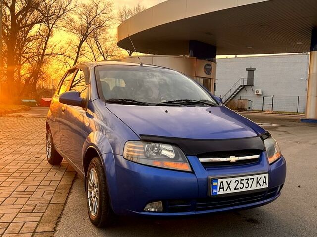 Синий Шевроле Авео, объемом двигателя 1.5 л и пробегом 211 тыс. км за 2950 $, фото 1 на Automoto.ua