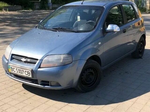 Синий Шевроле Авео, объемом двигателя 1.5 л и пробегом 300 тыс. км за 1700 $, фото 1 на Automoto.ua