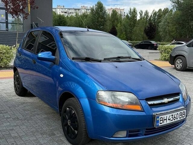 Синий Шевроле Авео, объемом двигателя 1.5 л и пробегом 195 тыс. км за 3200 $, фото 1 на Automoto.ua