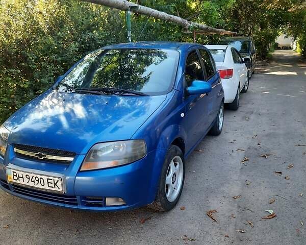 Синий Шевроле Авео, объемом двигателя 1.5 л и пробегом 500 тыс. км за 2200 $, фото 1 на Automoto.ua