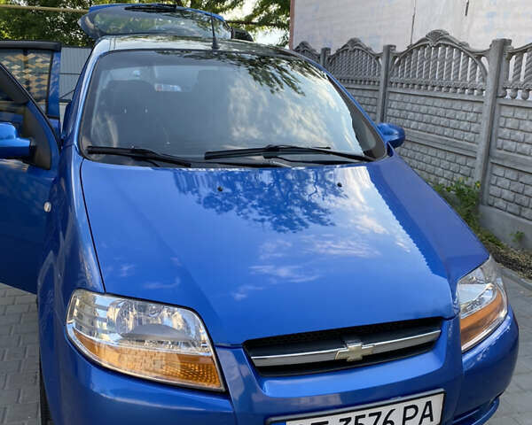 Синий Шевроле Авео, объемом двигателя 1.5 л и пробегом 180 тыс. км за 3050 $, фото 1 на Automoto.ua