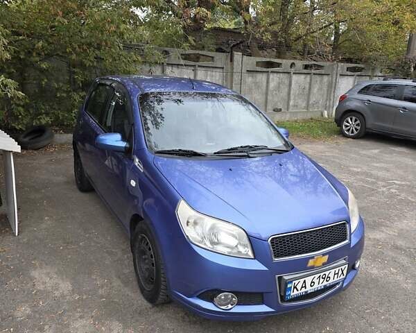 Синий Шевроле Авео, объемом двигателя 1.4 л и пробегом 205 тыс. км за 4200 $, фото 1 на Automoto.ua