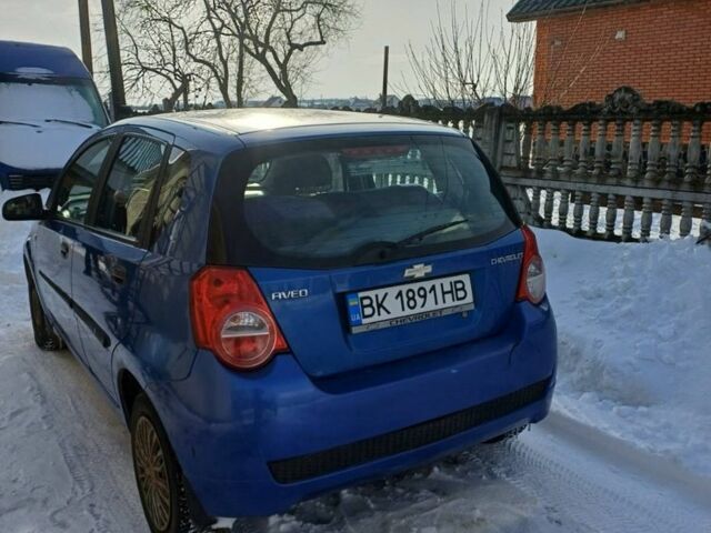 Синий Шевроле Авео, объемом двигателя 0 л и пробегом 140 тыс. км за 3250 $, фото 1 на Automoto.ua