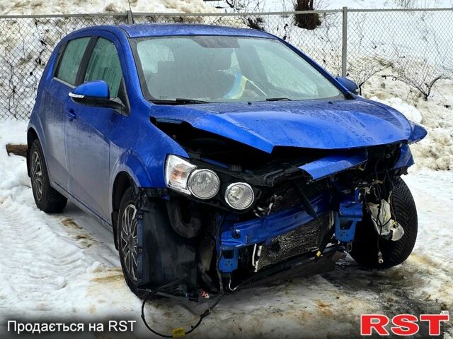 Синий Шевроле Авео, объемом двигателя 1.4 л и пробегом 600 тыс. км за 2400 $, фото 1 на Automoto.ua