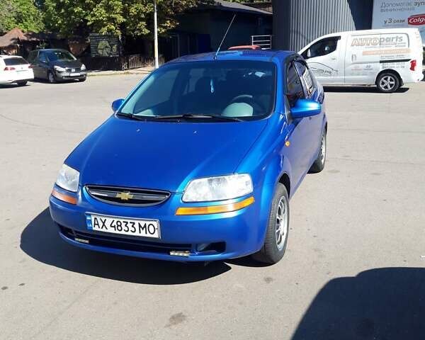 Синий Шевроле Авео, объемом двигателя 1.5 л и пробегом 300 тыс. км за 2700 $, фото 1 на Automoto.ua