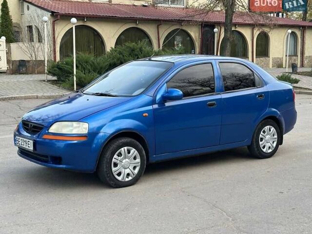 Синий Шевроле Авео, объемом двигателя 1.5 л и пробегом 250 тыс. км за 2600 $, фото 1 на Automoto.ua