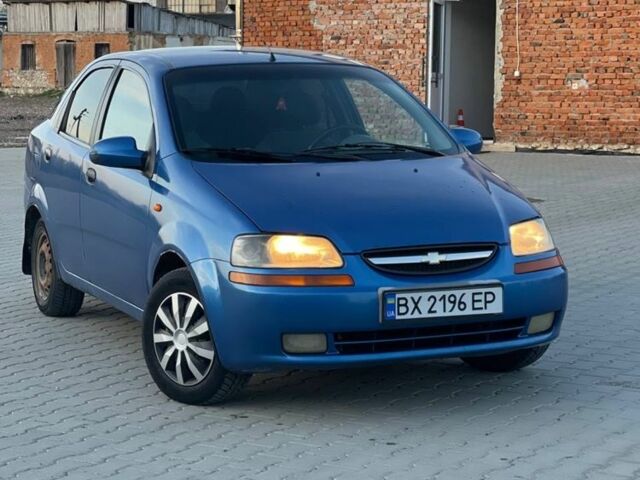 Синий Шевроле Авео, объемом двигателя 1.5 л и пробегом 200 тыс. км за 999 $, фото 1 на Automoto.ua