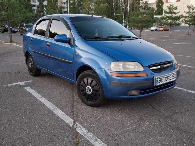 Синий Шевроле Авео, объемом двигателя 1.5 л и пробегом 250 тыс. км за 2000 $, фото 1 на Automoto.ua
