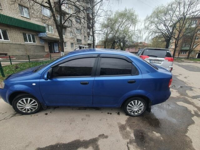 Синий Шевроле Авео, объемом двигателя 1.5 л и пробегом 240 тыс. км за 2100 $, фото 1 на Automoto.ua