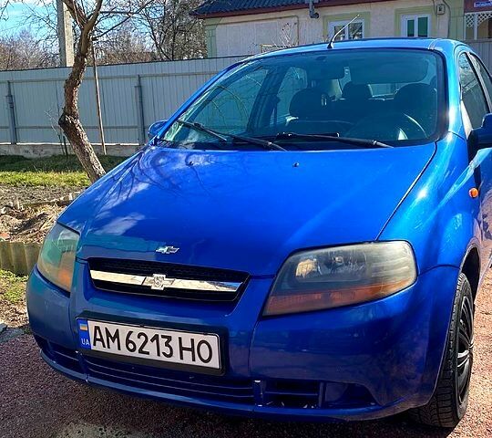 Синий Шевроле Авео, объемом двигателя 1.5 л и пробегом 200 тыс. км за 2600 $, фото 1 на Automoto.ua