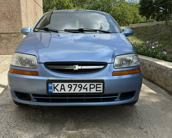 Синій Шевроле Авео, об'ємом двигуна 1.5 л та пробігом 244 тис. км за 2800 $, фото 1 на Automoto.ua