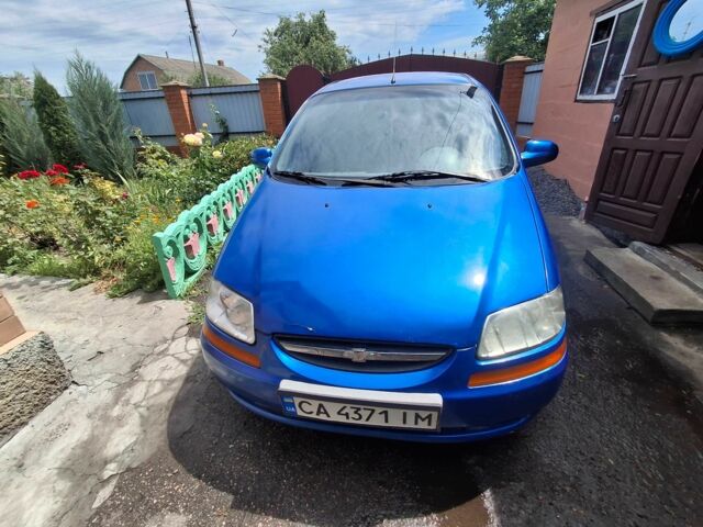 Синий Шевроле Авео, объемом двигателя 1.5 л и пробегом 330 тыс. км за 1500 $, фото 1 на Automoto.ua