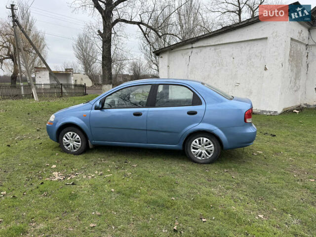 Синий Шевроле Авео, объемом двигателя 1.5 л и пробегом 263 тыс. км за 2350 $, фото 1 на Automoto.ua