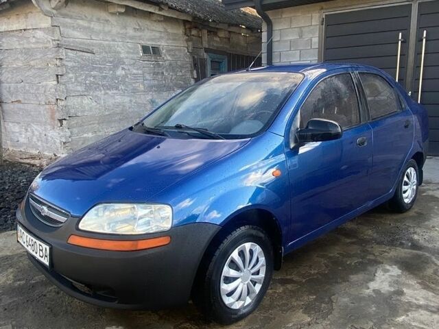 Синій Шевроле Авео, об'ємом двигуна 1.5 л та пробігом 260 тис. км за 1900 $, фото 1 на Automoto.ua