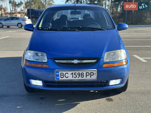 Синий Шевроле Авео, объемом двигателя 0 л и пробегом 300 тыс. км за 2050 $, фото 1 на Automoto.ua