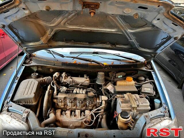 Синий Шевроле Авео, объемом двигателя 1.5 л и пробегом 100 тыс. км за 3000 $, фото 1 на Automoto.ua