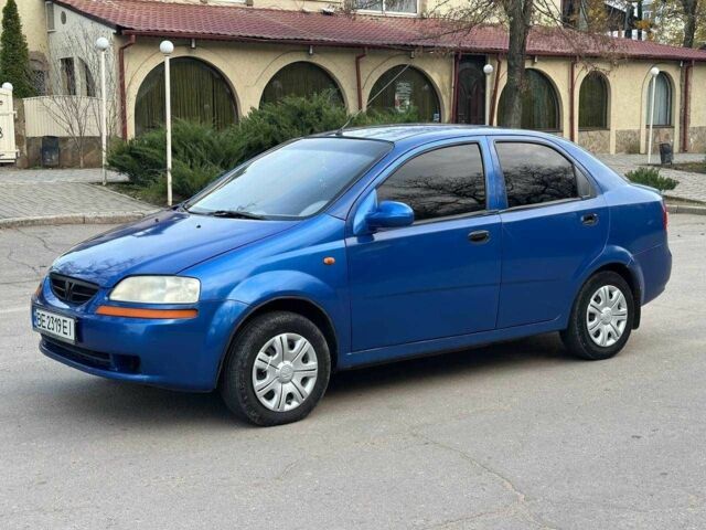 Синий Шевроле Авео, объемом двигателя 1.5 л и пробегом 250 тыс. км за 2600 $, фото 1 на Automoto.ua