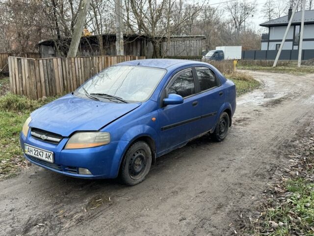 Синий Шевроле Авео, объемом двигателя 1.5 л и пробегом 250 тыс. км за 800 $, фото 1 на Automoto.ua