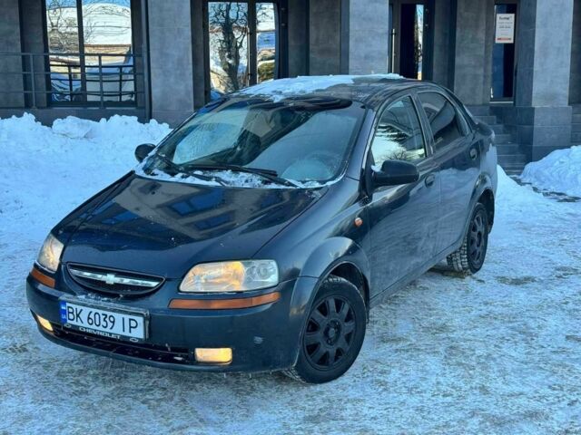 Синий Шевроле Авео, объемом двигателя 1.5 л и пробегом 230 тыс. км за 2250 $, фото 1 на Automoto.ua