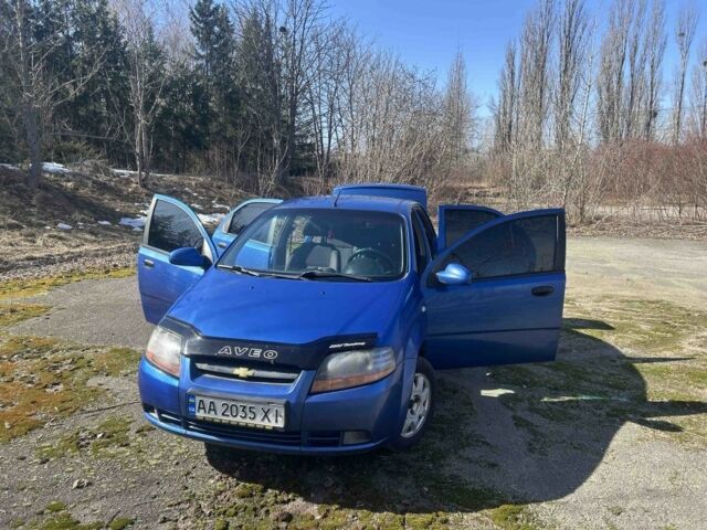 Синий Шевроле Авео, объемом двигателя 1.5 л и пробегом 300 тыс. км за 2100 $, фото 1 на Automoto.ua