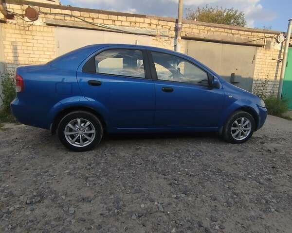 Синий Шевроле Авео, объемом двигателя 1.5 л и пробегом 188 тыс. км за 3800 $, фото 1 на Automoto.ua