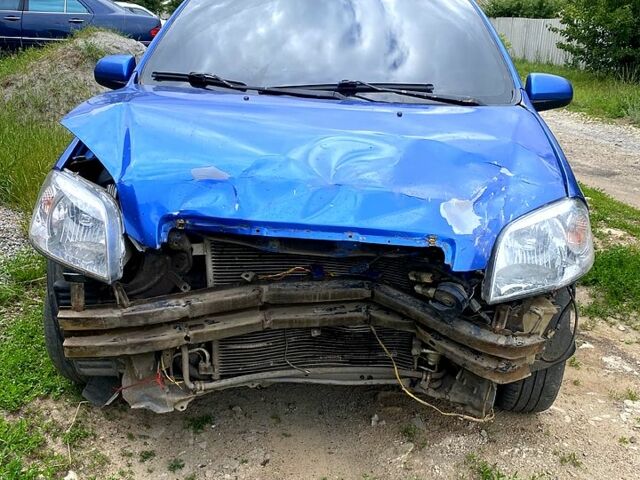 Синий Шевроле Авео, объемом двигателя 1.5 л и пробегом 310 тыс. км за 2200 $, фото 1 на Automoto.ua