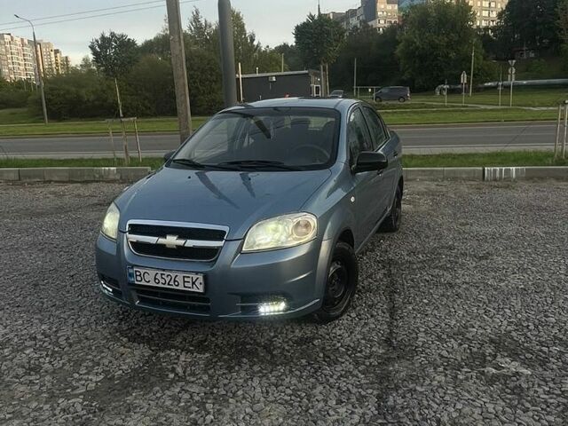Синий Шевроле Авео, объемом двигателя 1.5 л и пробегом 251 тыс. км за 2200 $, фото 1 на Automoto.ua