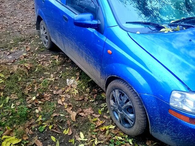 Синий Шевроле Авео, объемом двигателя 1.5 л и пробегом 220 тыс. км за 1300 $, фото 1 на Automoto.ua