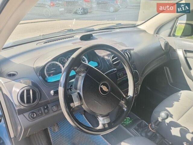 Синий Шевроле Авео, объемом двигателя 1.5 л и пробегом 278 тыс. км за 2800 $, фото 1 на Automoto.ua