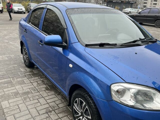 Синий Шевроле Авео, объемом двигателя 1.5 л и пробегом 230 тыс. км за 2800 $, фото 1 на Automoto.ua