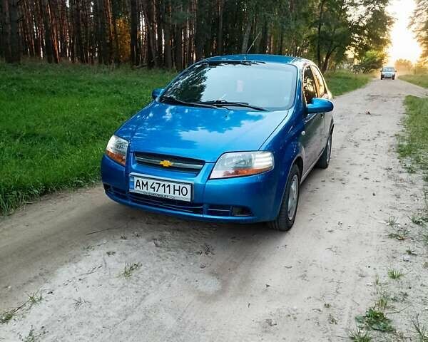 Синий Шевроле Авео, объемом двигателя 1.5 л и пробегом 201 тыс. км за 3200 $, фото 1 на Automoto.ua