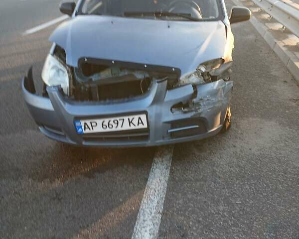 Синий Шевроле Авео, объемом двигателя 1.5 л и пробегом 300 тыс. км за 1300 $, фото 1 на Automoto.ua