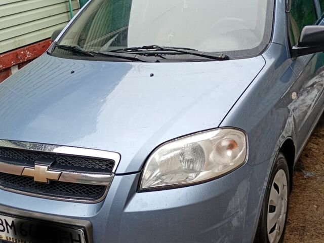 Синий Шевроле Авео, объемом двигателя 1 л и пробегом 300 тыс. км за 3750 $, фото 1 на Automoto.ua