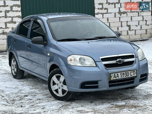 Синій Шевроле Авео, об'ємом двигуна 1.5 л та пробігом 242 тис. км за 3000 $, фото 1 на Automoto.ua