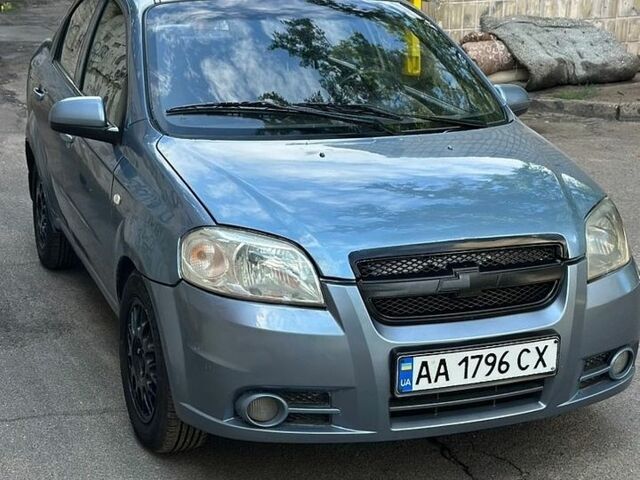 Синий Шевроле Авео, объемом двигателя 1.5 л и пробегом 227 тыс. км за 2900 $, фото 1 на Automoto.ua